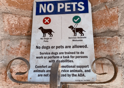 Image of a sign explaining the no pets policy.